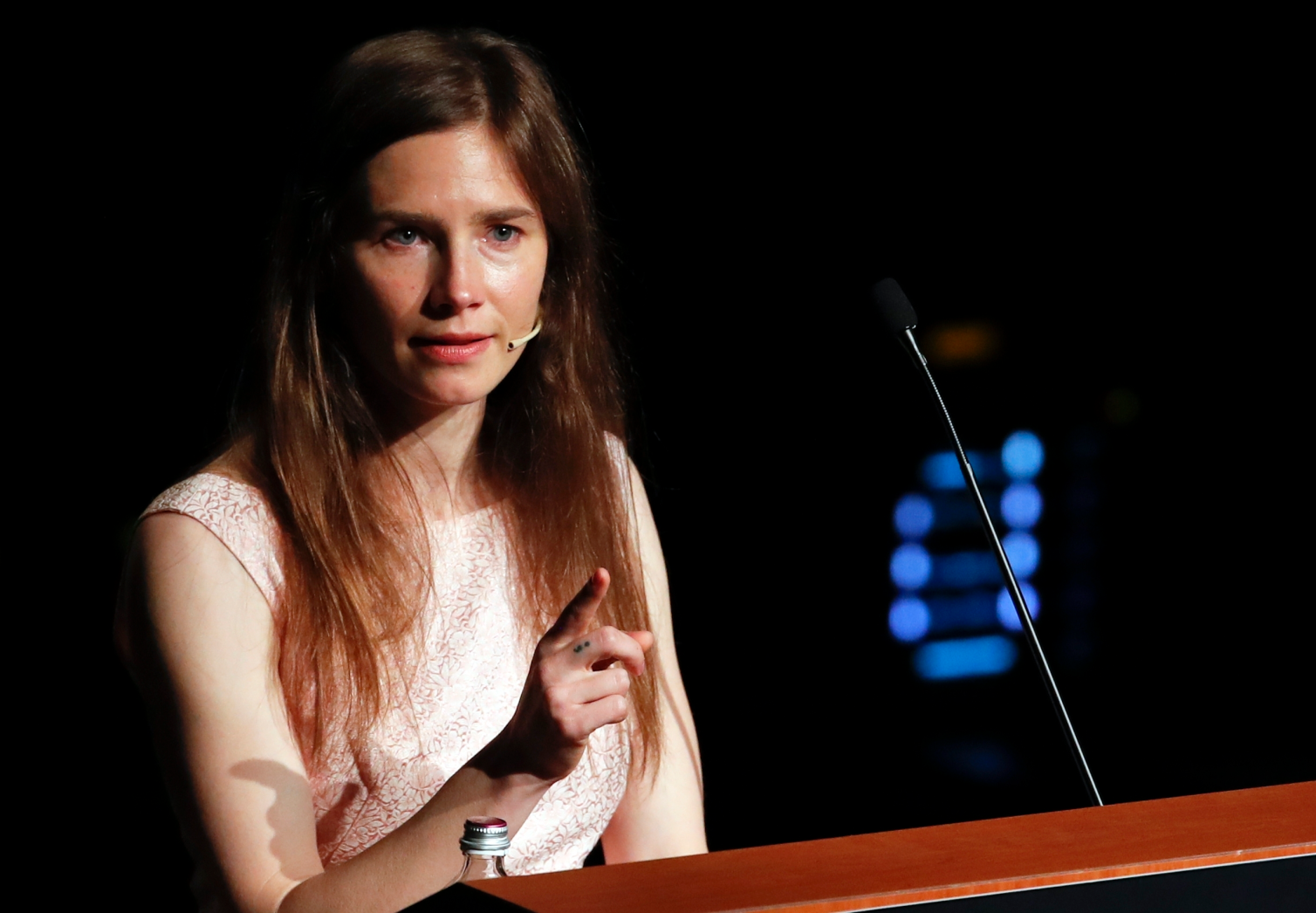 The 365 Foundation Welcomes Amanda Knox as the First Guest on Their New Podcast “In The Pink”